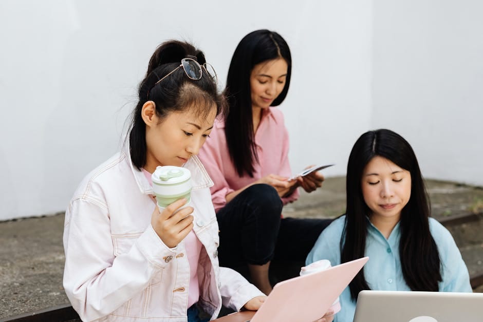Why More Women Are Forming Coffee or Lunch Groups