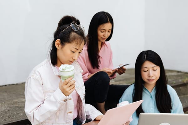 Why More Women Are Forming Coffee or Lunch Groups